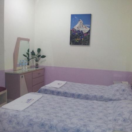 Hotel Diamante Inn Uriangato Bagian luar foto